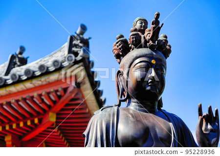 Standing eleven-faced Kannon statue in the precincts of Rokuharamitsuji Temple, Kyoto Standing eleven-faced Kannon statue in the precincts of Rokuharamitsuji Temple, Kyoto 95228936
