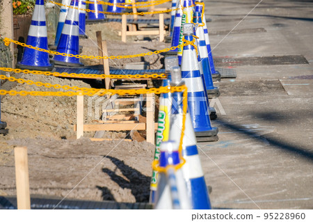 Road gutter sidewalk construction Road gutter sidewalk construction 95228960