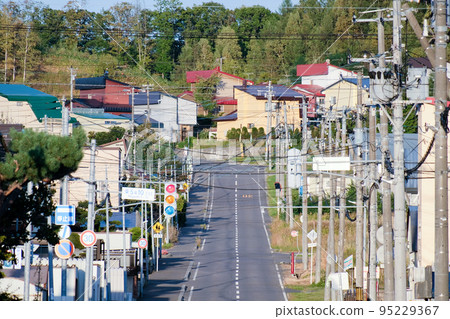 Country road 95229367