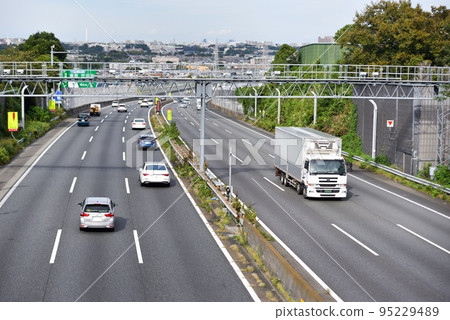 Traffic logistics image Tomei Expressway 95229489