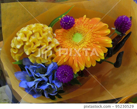 A bouquet A bouquet 95230529