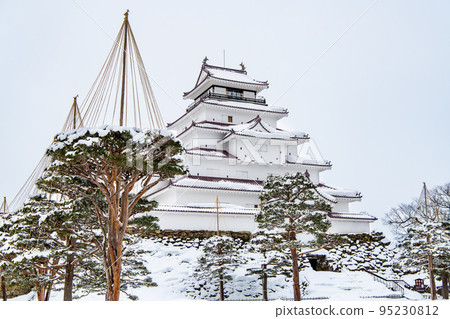 福島縣會津若松市敦賀城～白雪覆蓋的天守閣～ 95230812