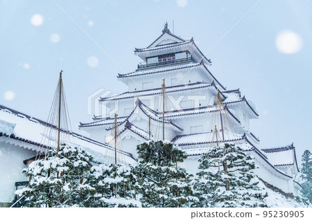 福島縣會津若松市敦賀城～白雪覆蓋的天守閣～ 95230905