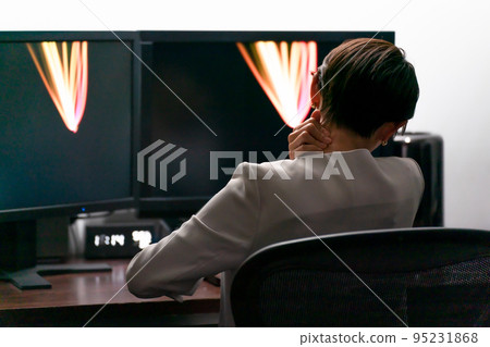Business woman rubbing her shoulder Stiff shoulder 95231868