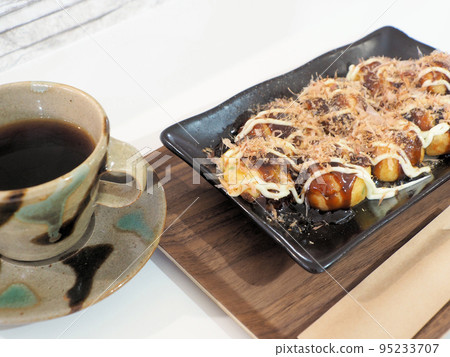 Cafe & Izakaya Kino's takoyaki and coffee Miyahara, Oguni-machi, Aso-gun, Kumamoto Prefecture 95233707