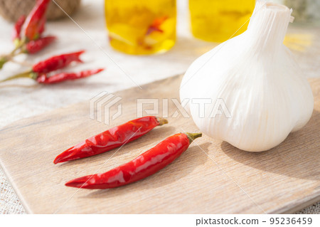 油醃紅辣椒蒜 調味料 油醃紅辣椒蒜 調味料 95236459