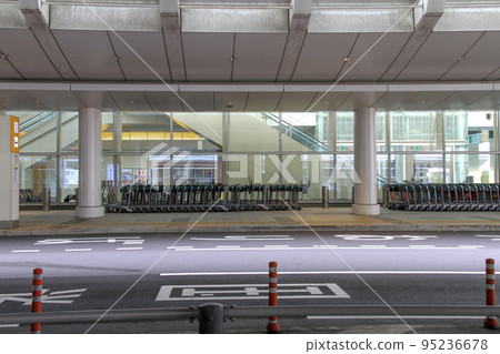 Haneda Airport Terminal 3 1F Entrance Plaza Haneda Airport Terminal 3 1F Entrance Plaza 95236678