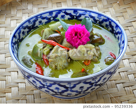 Green chicken Curry , Thai cuisine 95239336