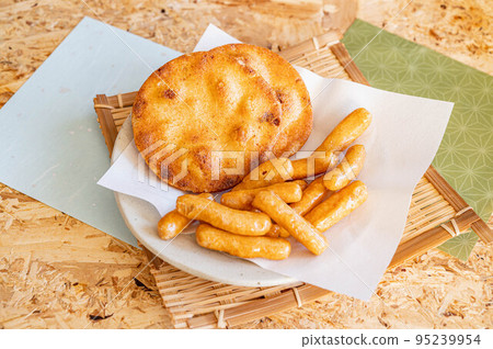 Soka Senbei and Karinto 95239954