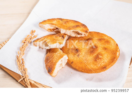Soka cracker 95239957