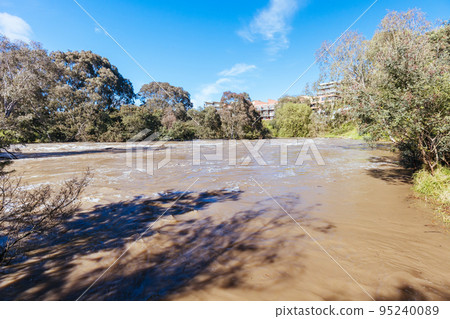 Melbourne Flood Emergency 2022 95240089