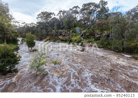 Melbourne Flood Emergency 2022 95240113
