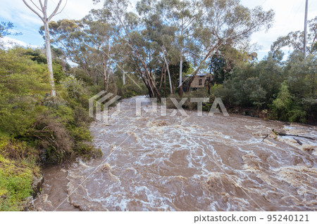 Melbourne Flood Emergency 2022 95240121