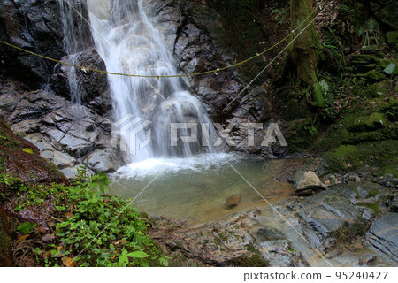 Seiga Falls, Raizan, Itoshima scenery Seiga Falls, Raizan, Itoshima scenery 95240427