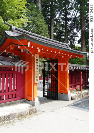 Hakone Shrine early summer 95240488