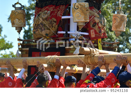 Autumn festival, Mikoshi shrine entrance, Banshu region Autumn festival, Mikoshi shrine entrance, Banshu region 95243138