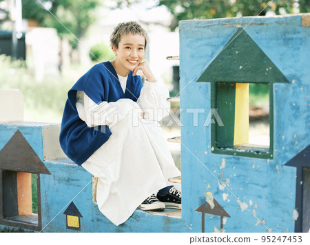 公園和女士們 95247453