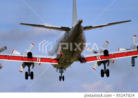 Maritime Self-Defense Force patrol aircraft　 95247824