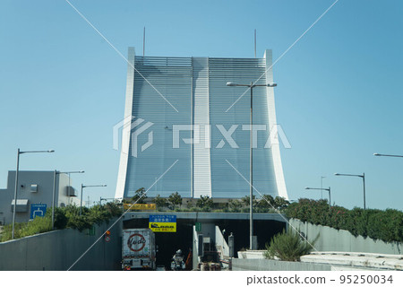 羽田機場似乎正在慢慢恢復往日的活力。 95250034