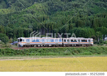 高山本線久久野~飛驒一宮JR東海木葉25系P1編隊(美濃太田) 高山本線久久野~飛驒一宮JR東海木葉25系P1編隊(美濃太田) 95252000