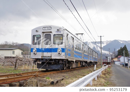 Konan Railway Owani Line 7000 Series Train Spring 2022 Konan Railway Owani Line 7000 Series Train Spring 2022 95253179