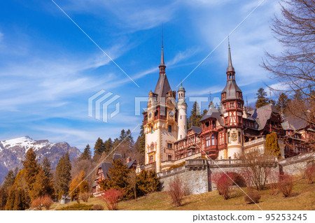 Peles castle and mountains, Sinaia, Romania Peles castle and mountains, Sinaia, Romania 95253245