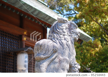 Shrine dog Shrine dog 95258443