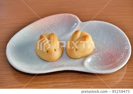 Rabbit buns Rabbit buns 95259475