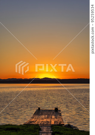 Lake Kutcharo Sunset (Sunny September) Lake Kutcharo Sunset (Sunny September) 95259534