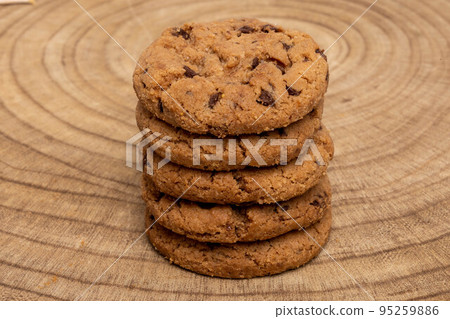 Chocolate chip cookies isolated on white background, Homemad cookies close up. 95259886