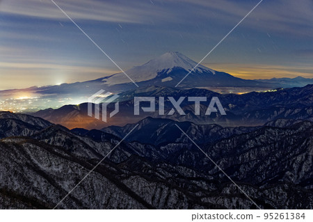 Night view of Mt. Fuji from Mt. Tonodake, Tanzawa 95261384
