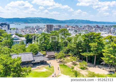 從松江天守閣看到的宍道湖（島根縣松江市） 95262313