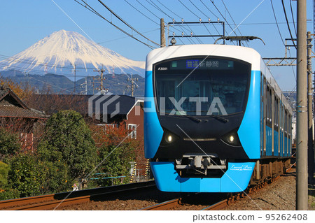 在狐崎和禦門台之間運行的火車 95262408