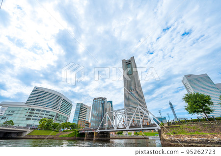 Shooting the big city Minato Mirai area from the sea|Yokohama City, Kanagawa Prefecture Shooting the big city Minato Mirai area from the sea|Yokohama City, Kanagawa Prefecture 95262723