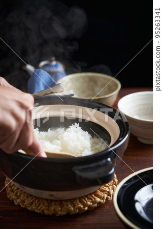 Freshly cooked rice Freshly cooked rice 95263341