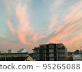 夕陽下的紅雲 95265088