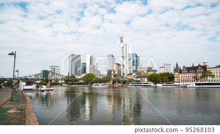 Cityscape of Frankfurt downtown, Germany Cityscape of Frankfurt downtown, Germany 95268103