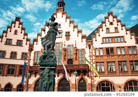 View of the City Hall at Roemerberg in Frankfurt, Germany 95268104