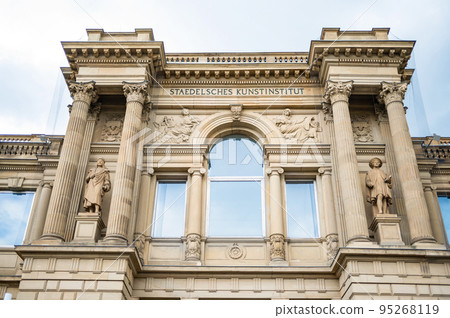 View of the Stadel museum of arts in Frankfurt, Germany 95268119