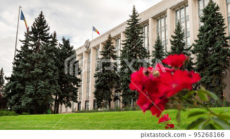 View of the Government House in Chisinau, Moldova 95268166