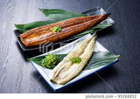 鰻魚烤和Kabayaki 鰻魚烤和Kabayaki 95268852