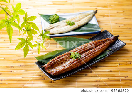 Unagi Kabayaki and Shirayaki 95268870