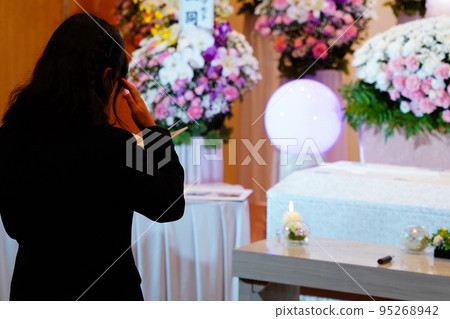大女兒讀弔唁 大女兒讀弔唁 95268942