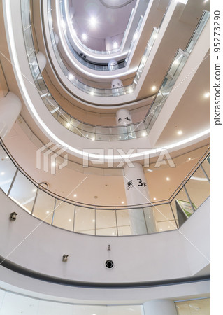 DiverCity Tokyo Plaza 室內仰望青海,江東區,東京 DiverCity Tokyo Plaza 室內仰望青海,江東區,東京 95273290