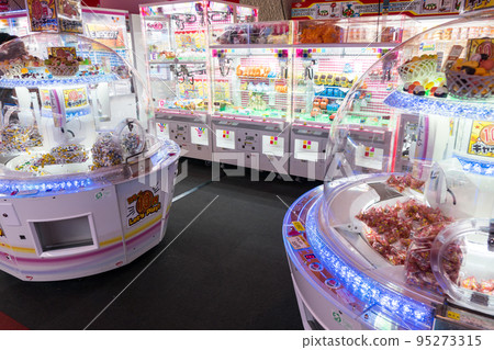 DiverCity Tokyo Plaza Round One Game Center UFO Catcher Sweets Aomi, Koto-ku, Tokyo 95273315