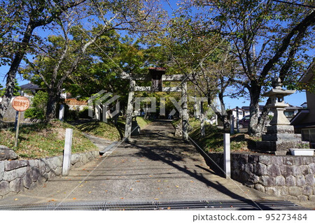 Shirakami Shrine, located in Odanaka, Tsuyama City, Okayama Prefecture Shirakami Shrine, located in Odanaka, Tsuyama City, Okayama Prefecture 95273484
