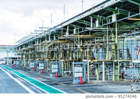 Liquefied natural gas Shipping facility Gas station Liquefied natural gas Shipping facility Gas station 95274346