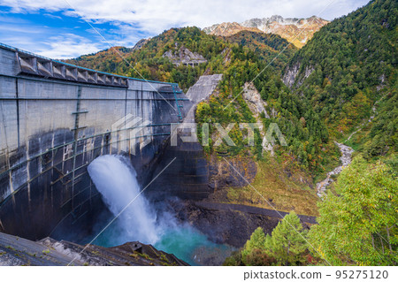 （富山縣）秋季黑部水壩/觀光排水 95275120