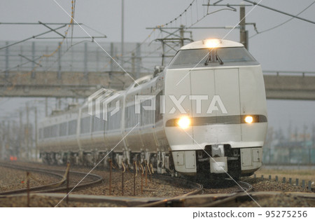 北陸本線加賀笠間～三河JR西683系列S23+S27+S06編隊(金澤)白鷺 95275256