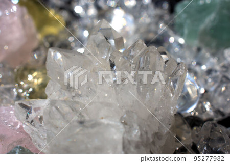 七彩能量石水晶簇 95277982